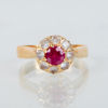 RING, 18k guld, med syntetiska stenar, sannolikt 1900-talets mitt