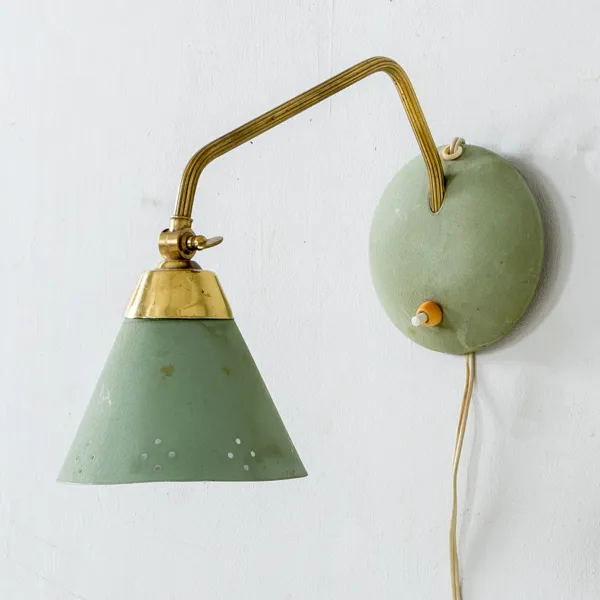VÄGG-/BORDSLAMPA, plåt och mässing, 1900-talets mitt