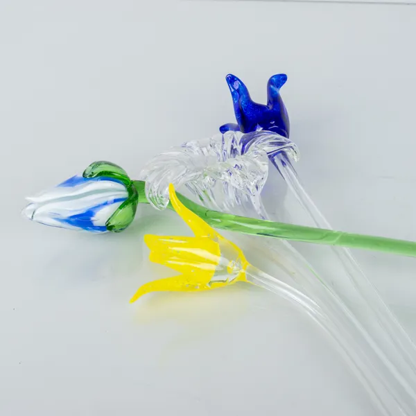 GLASBLOMMOR, 4 st, 1900-/2000-tal