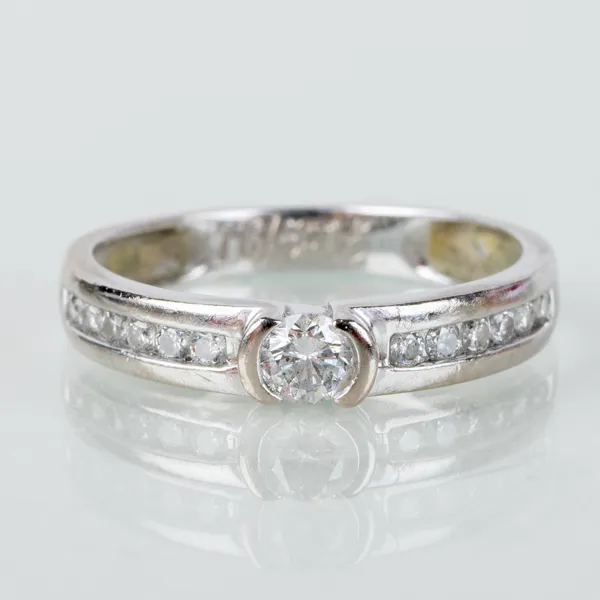 RING, 18k vitguld, med diamanter, 2015