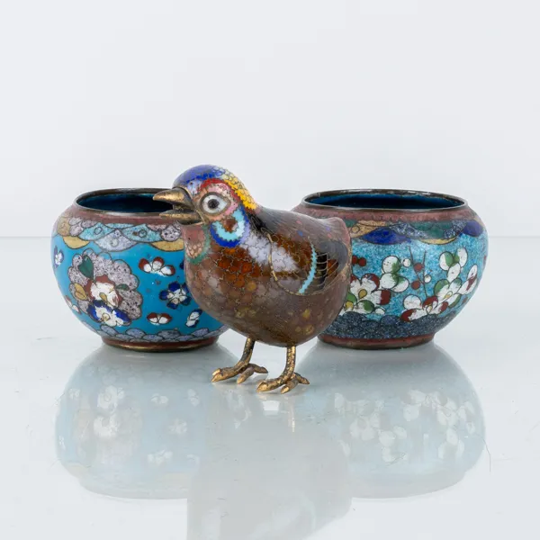 FIGUR SAMT VASER, 3 del, cloisonné, orientaliska, 1900-tal