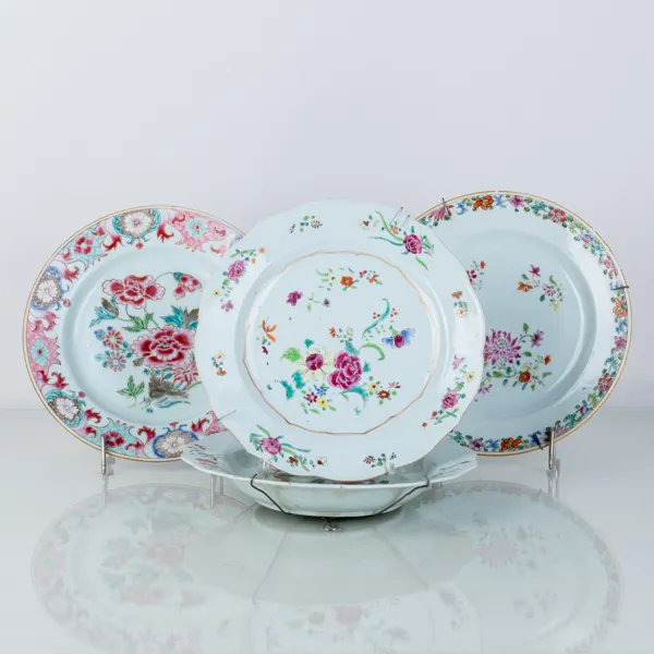 TALLRIKAR, 4 st, porslin, Kina, famille rose, Qianlong (1736-1795)