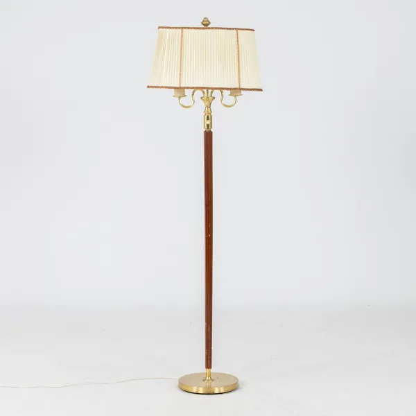 GOLVLAMPA, trä och mässing, 1900-talets mitt