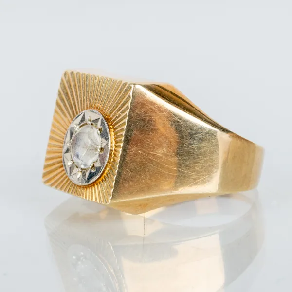 RING, 14k guld, med vit sten, 1900-talets andra hälft 